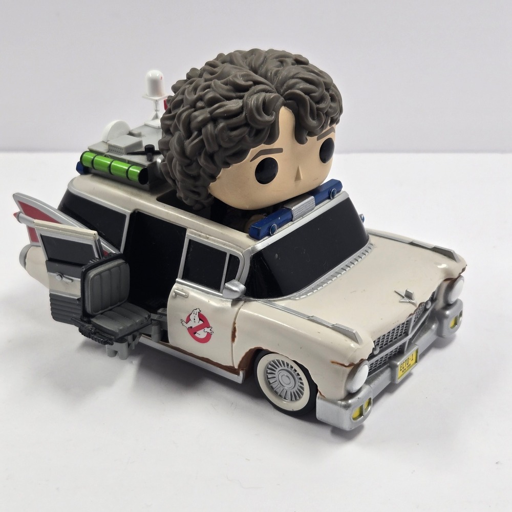 Funko Pop Rides Ghostbusters Ecto-1 with Egon Spengler Vinyl Figure 04